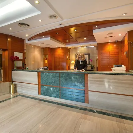 America 4* Seville