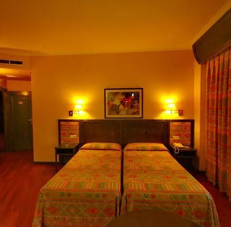 America 4* Seville